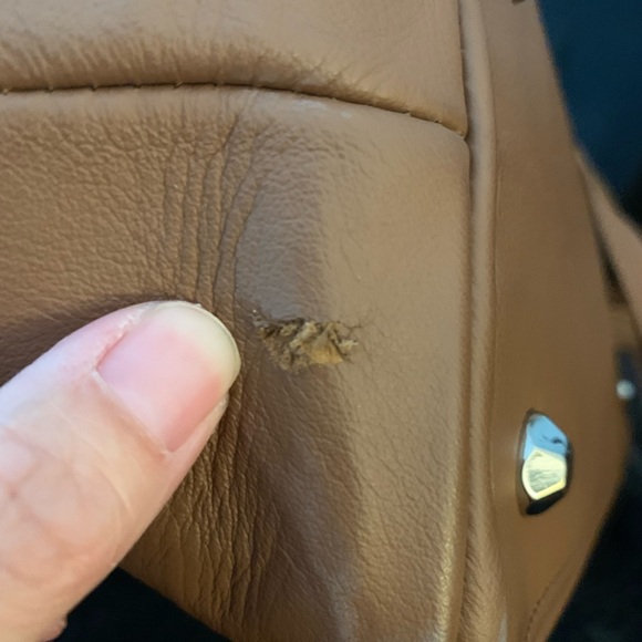 Large Bella Modi Black and Tan Leather Purse - Picture 5 of 5